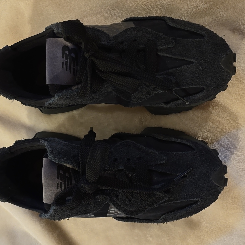 New Balance Black and Gray Women's Sneakers - Picture 7 of 9